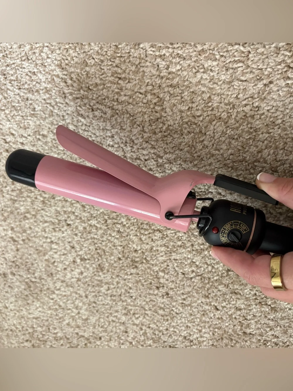 HOT TOOLS Professional Pink Curling Iron - 1